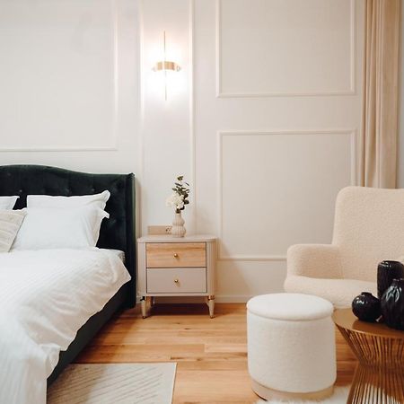 Fabulous And Fancy City Center Designer Apartment Cluj-Napoca Eksteriør bilde