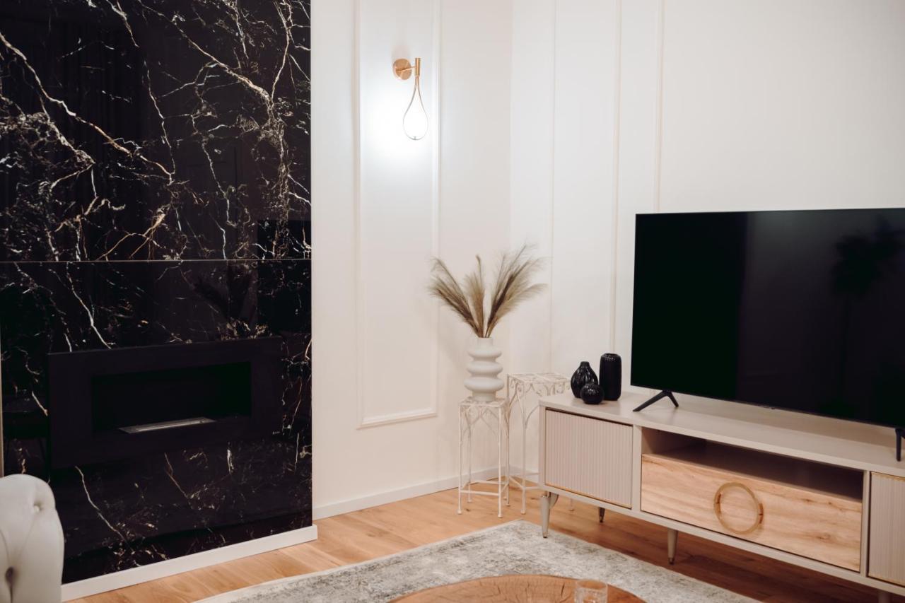Fabulous And Fancy City Center Designer Apartment Cluj-Napoca Eksteriør bilde