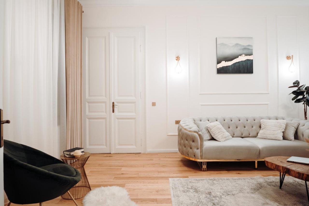 Fabulous And Fancy City Center Designer Apartment Cluj-Napoca Eksteriør bilde