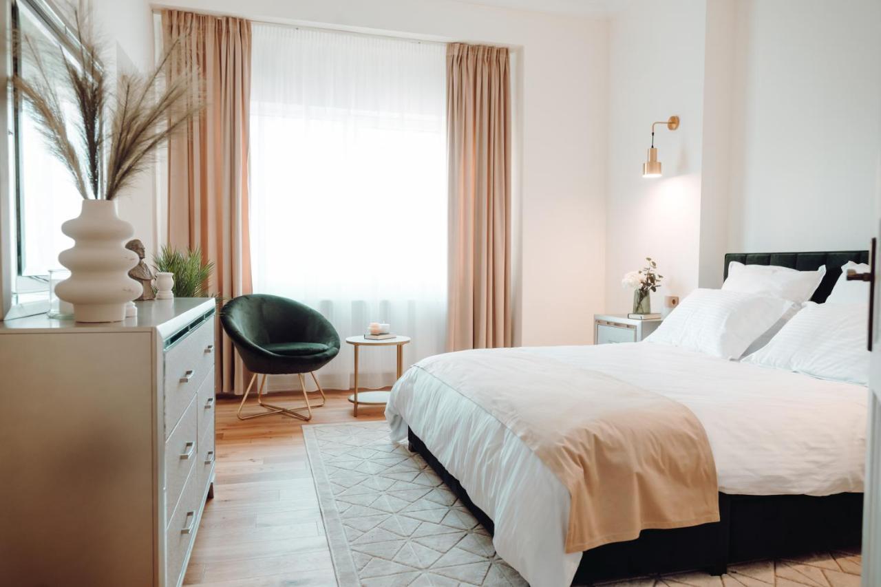 Fabulous And Fancy City Center Designer Apartment Cluj-Napoca Eksteriør bilde