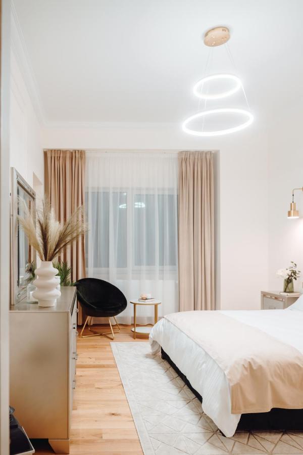 Fabulous And Fancy City Center Designer Apartment Cluj-Napoca Eksteriør bilde