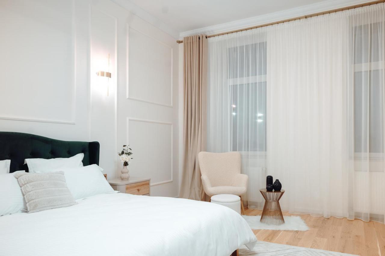 Fabulous And Fancy City Center Designer Apartment Cluj-Napoca Eksteriør bilde